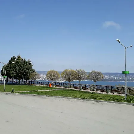 Seaview Rosalitsa